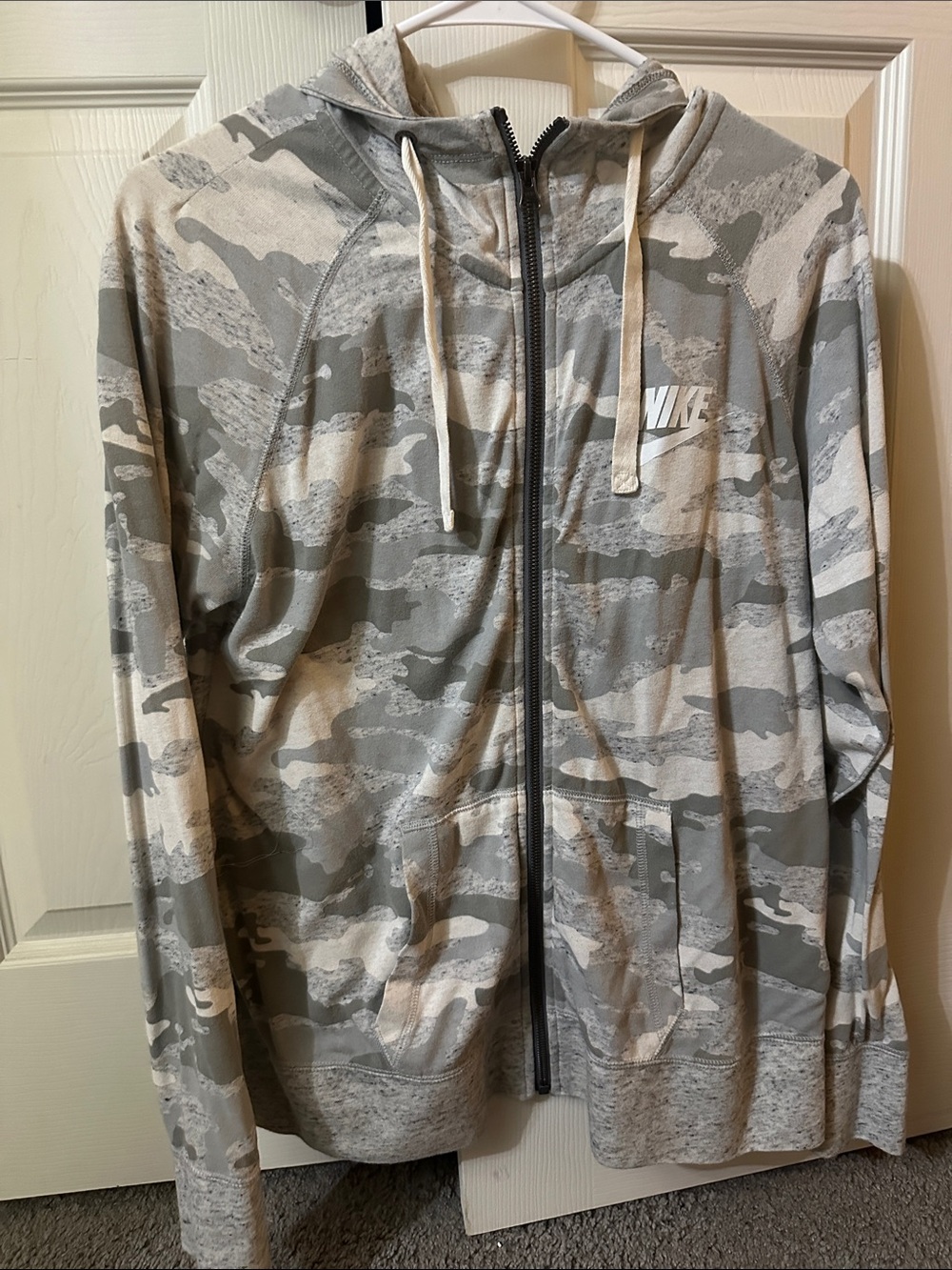 Nike Men’s Grey Camo Lightweight Zip Hoodie Jacket